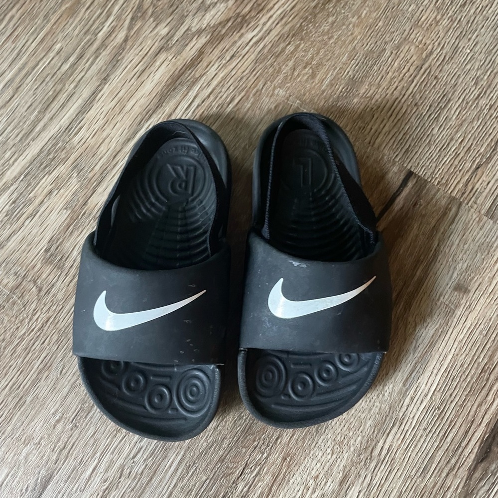 Nike kawa toddler slides